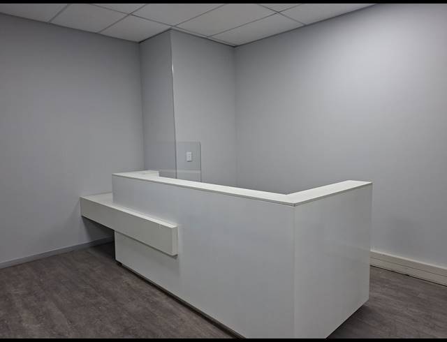 309M² OFFICE TO LET IN MAGALIESSIG
